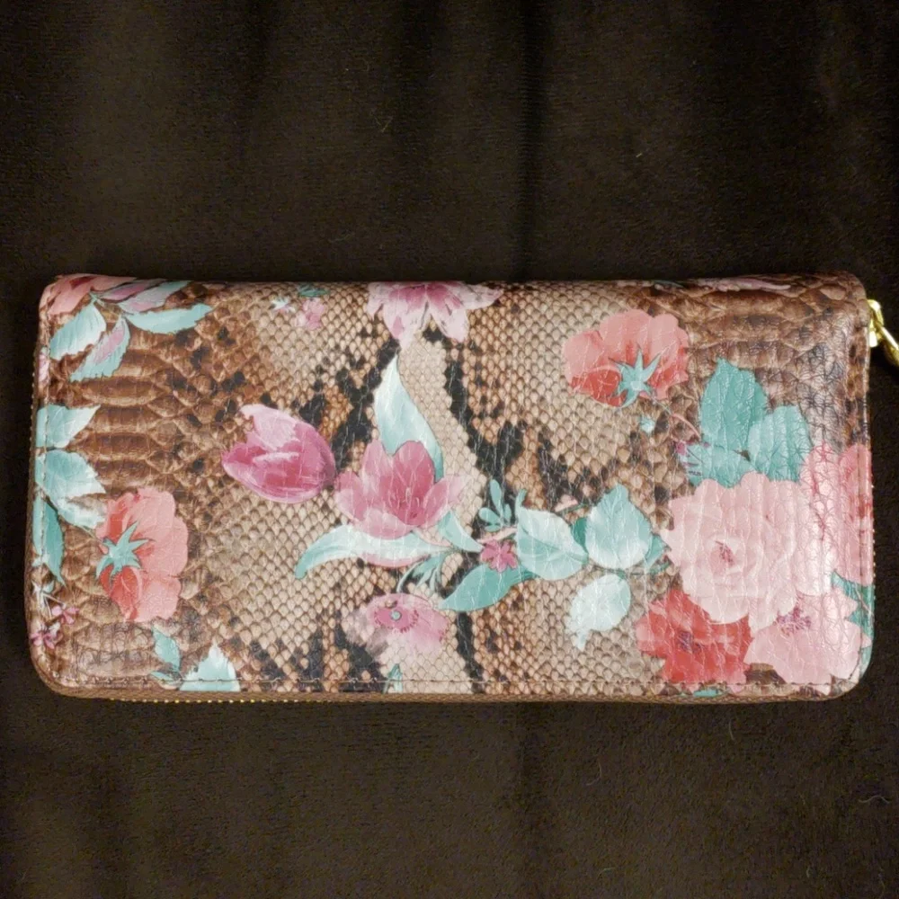 🌈RESTOCKED!Snake Printed with Roses Wallet - Picture 1 of 5